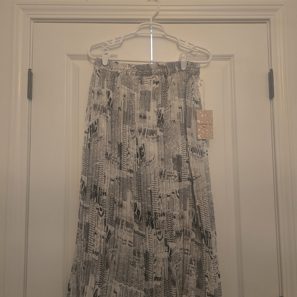 Monochrome Graphic Print Midi Skirt